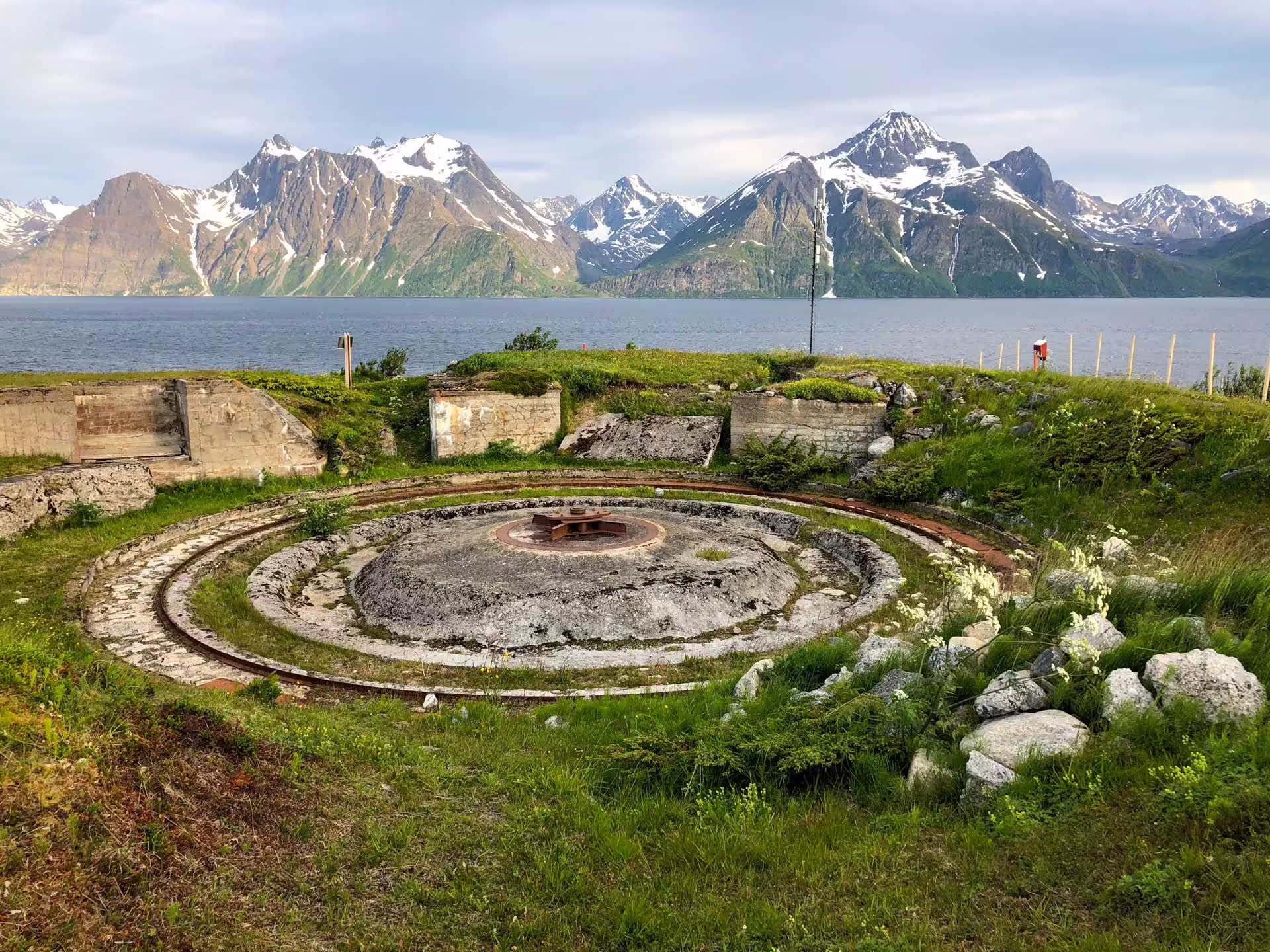 Spåkenes coastal fort
