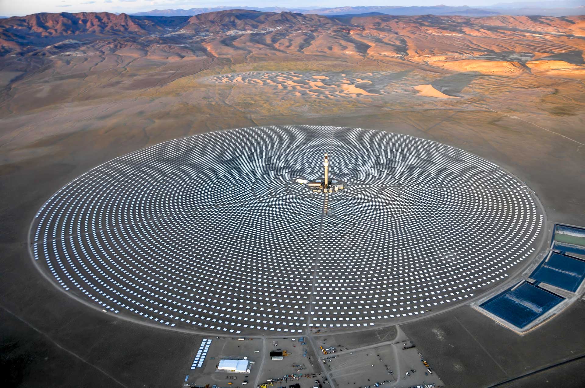 https://www.placemania.sk/wp-content/uploads/2024/04/crescent_dunes.jpg