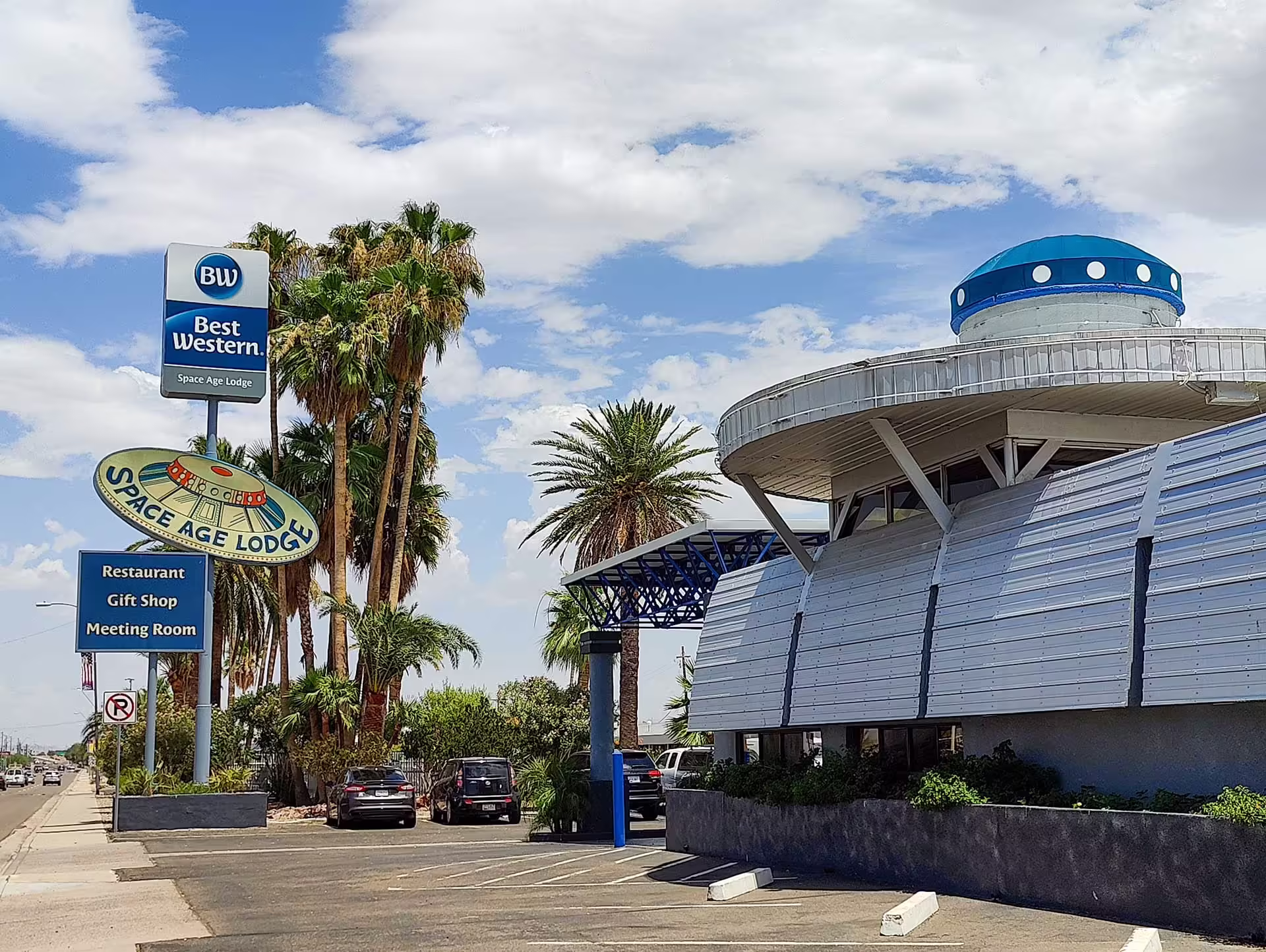 Space Age Lodge And Restaurant