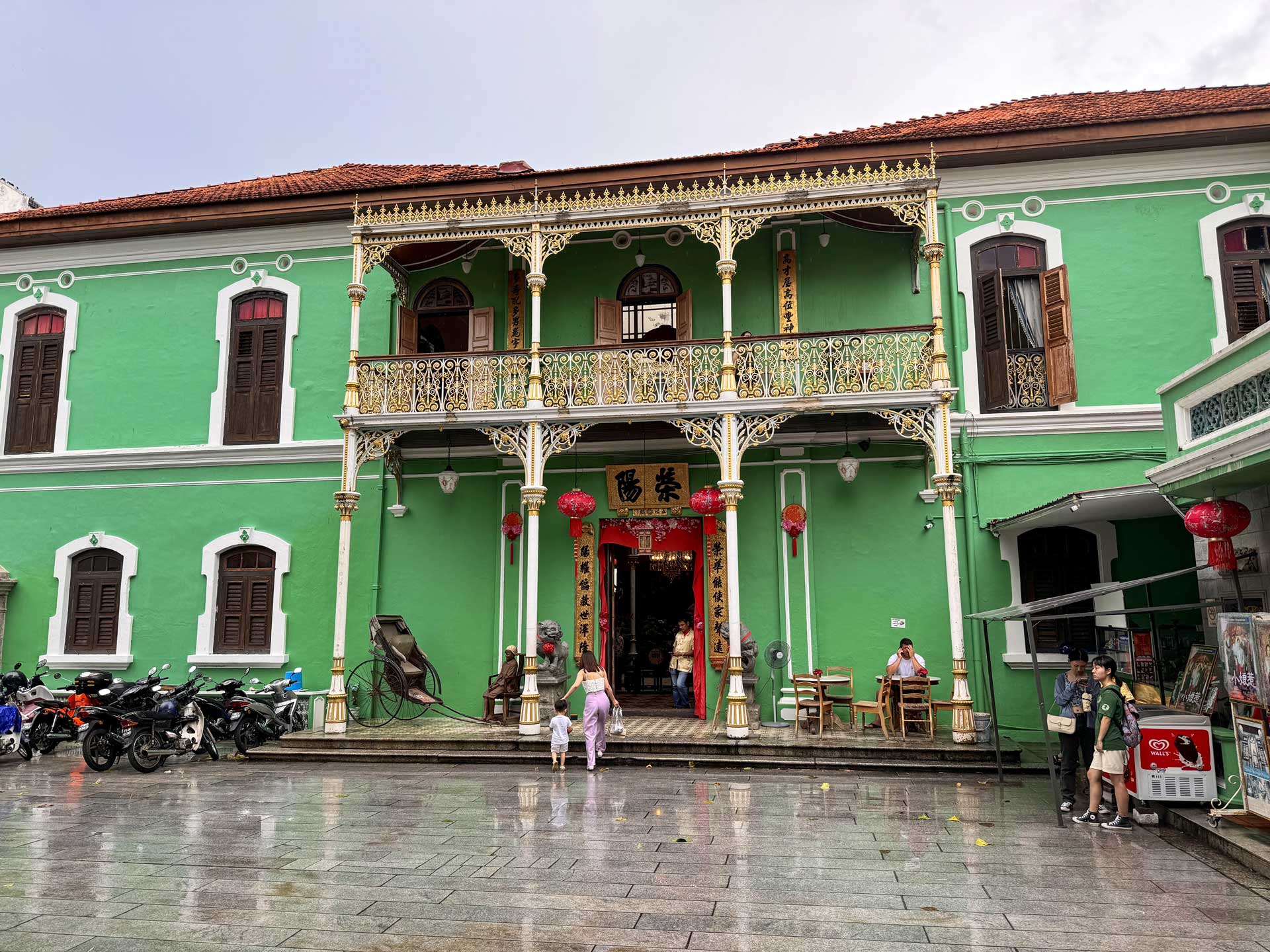 Nyonya Palazzo