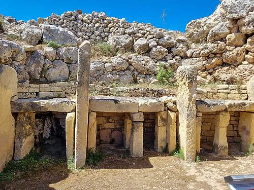 Għar Dalam