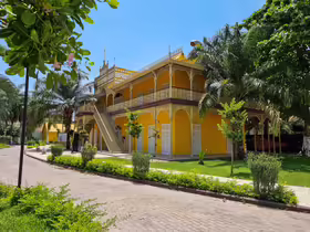 Železný palác