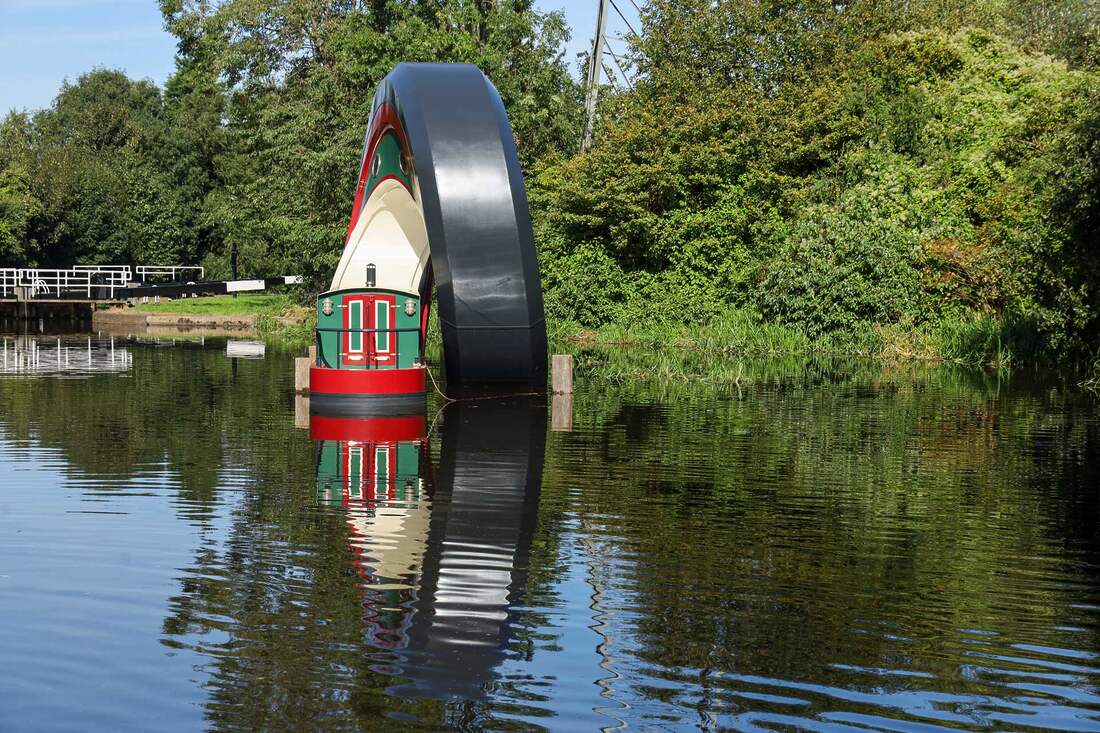 Looping Boat