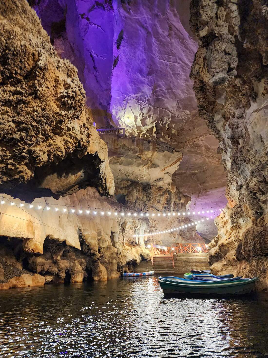 Tham Nang Ene Cave