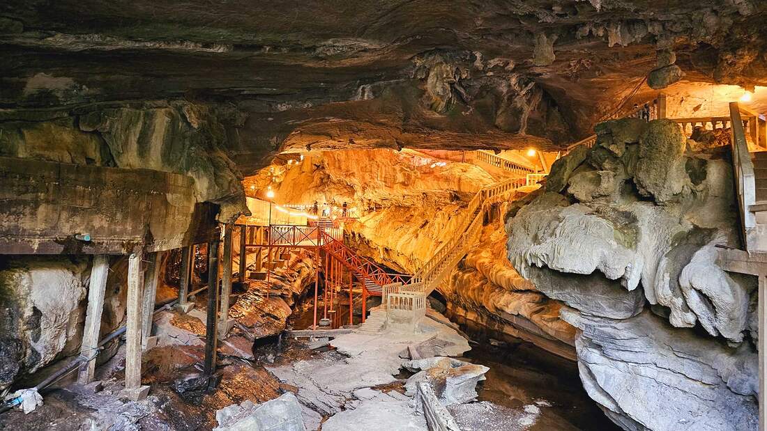 Tham Nang Ene Cave