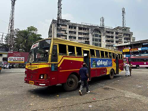 Autobus Kochi - Munnar