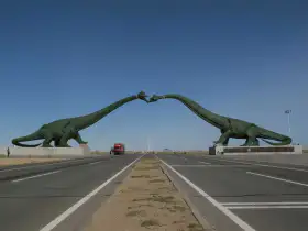 Bozkávajúce dinosaury