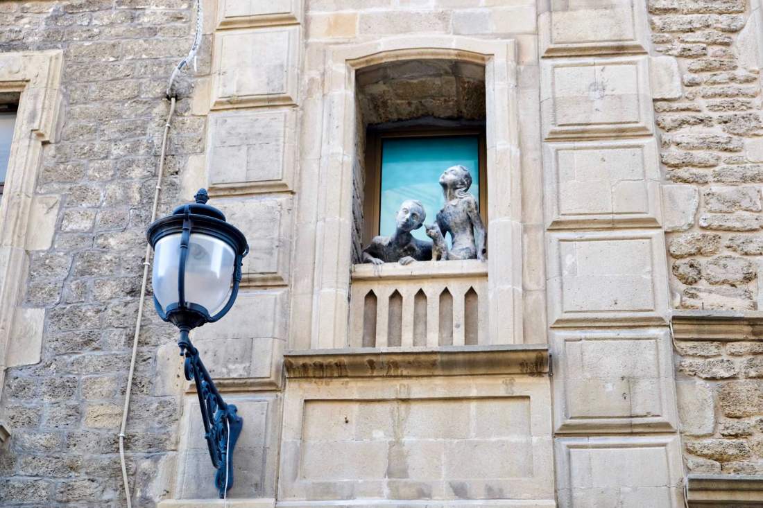 Monument to Lovers and Cats