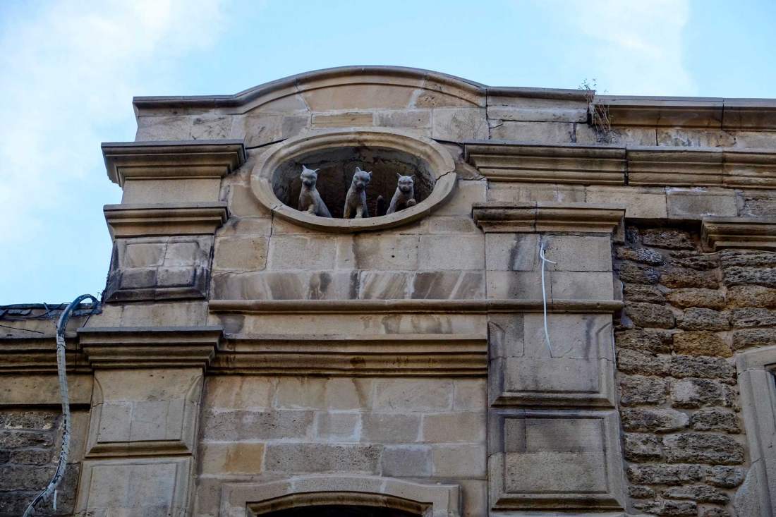 Monument to Lovers and Cats