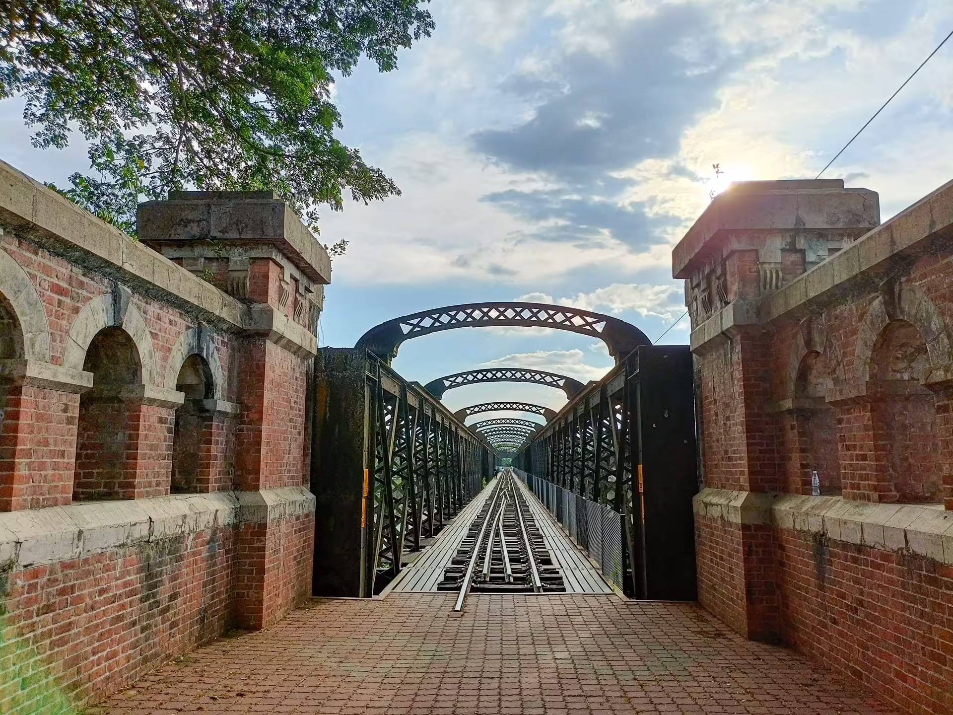 Victoria Bridge