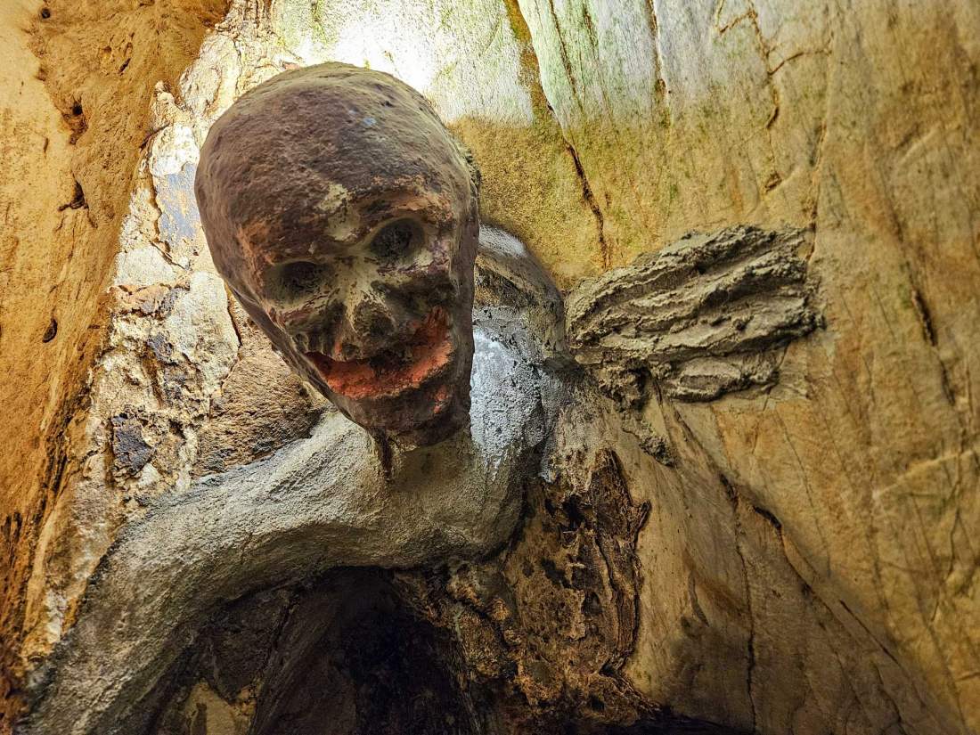 Động Âm Phủ