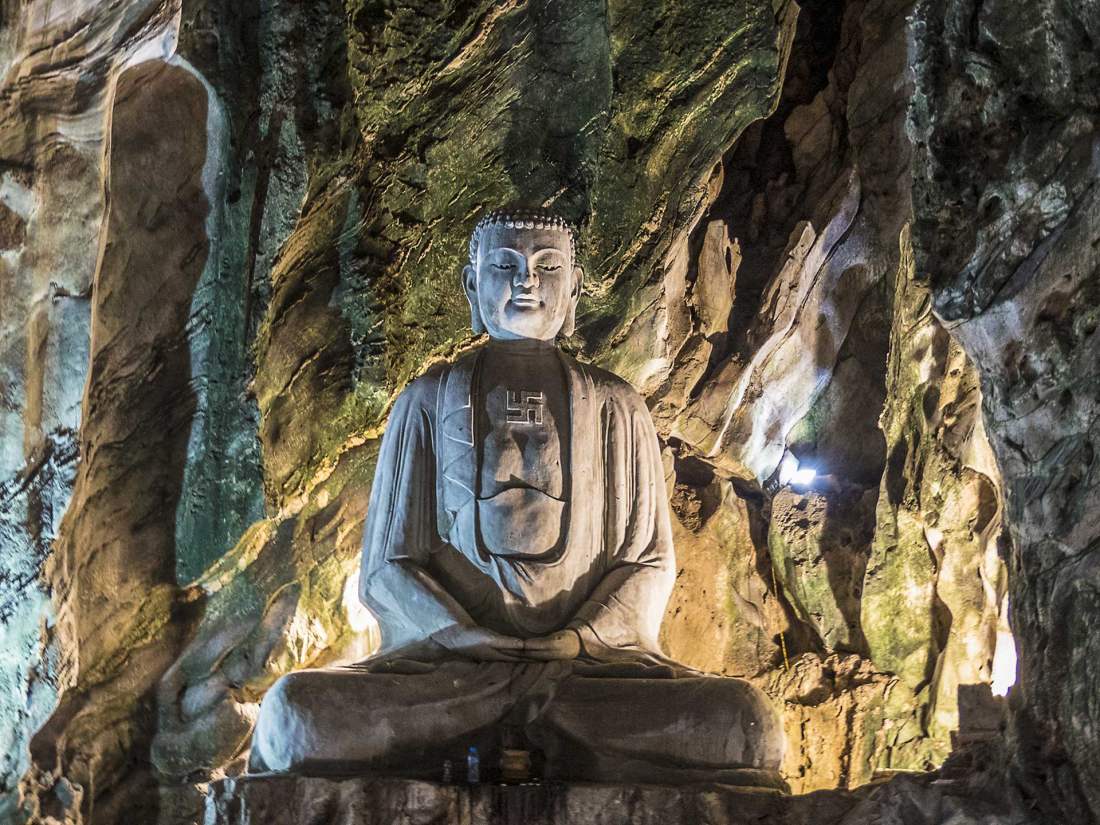 Động Âm Phủ