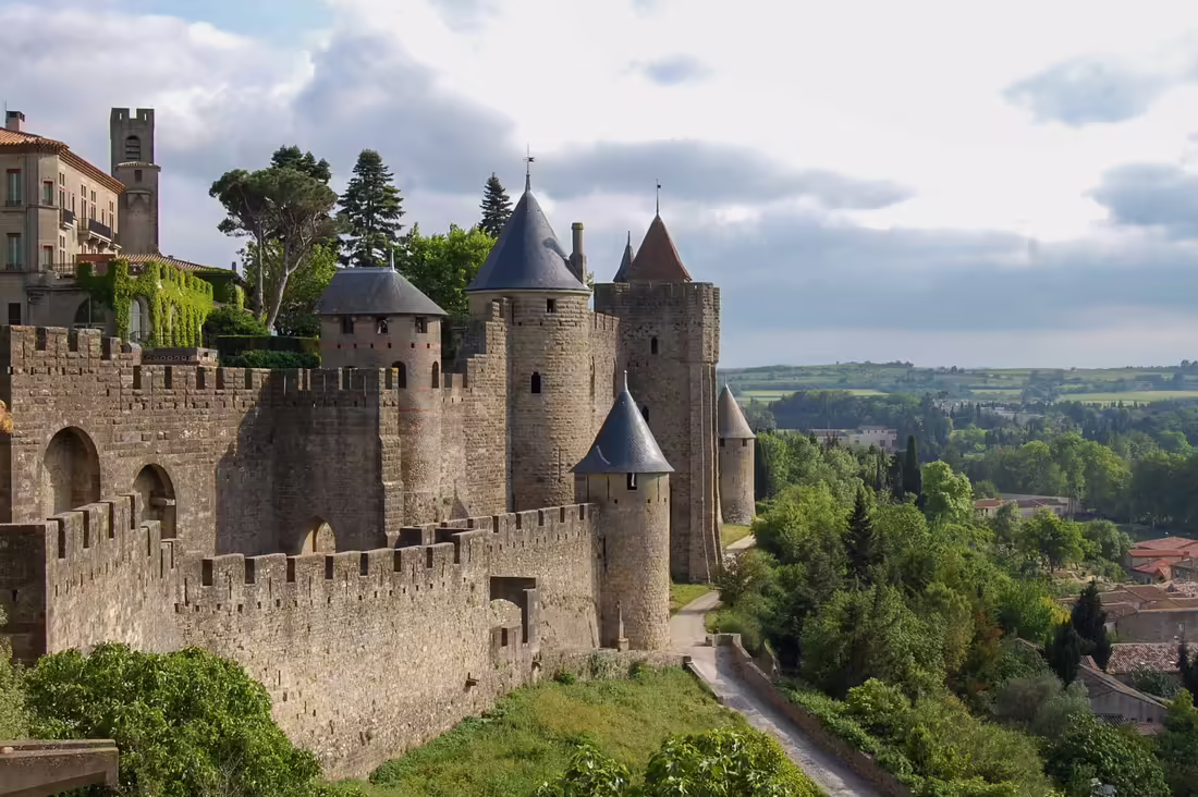 Kamenné hradby a obranné veže Cité de Carcassonne