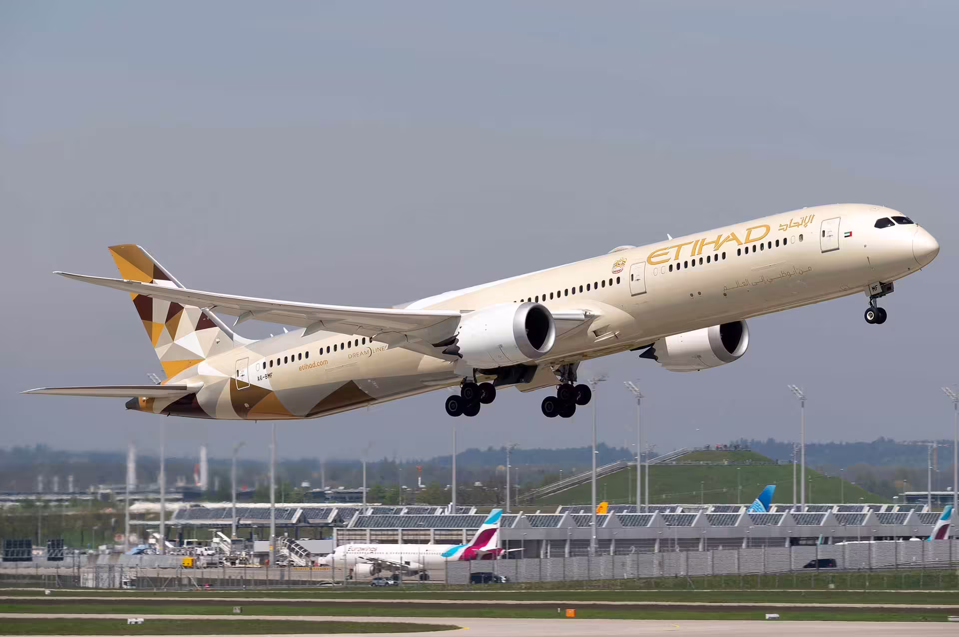 Boeing 787-9 Dreamliner Etihad Airways počas vzletu