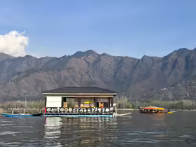 Hausbóty, India