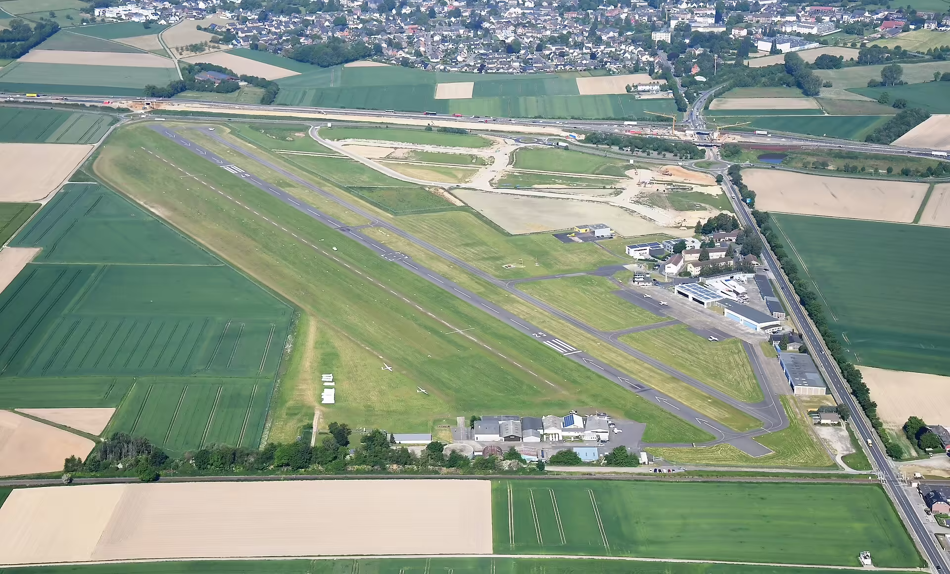 Aachen-Merzbrück Airport (AAH)