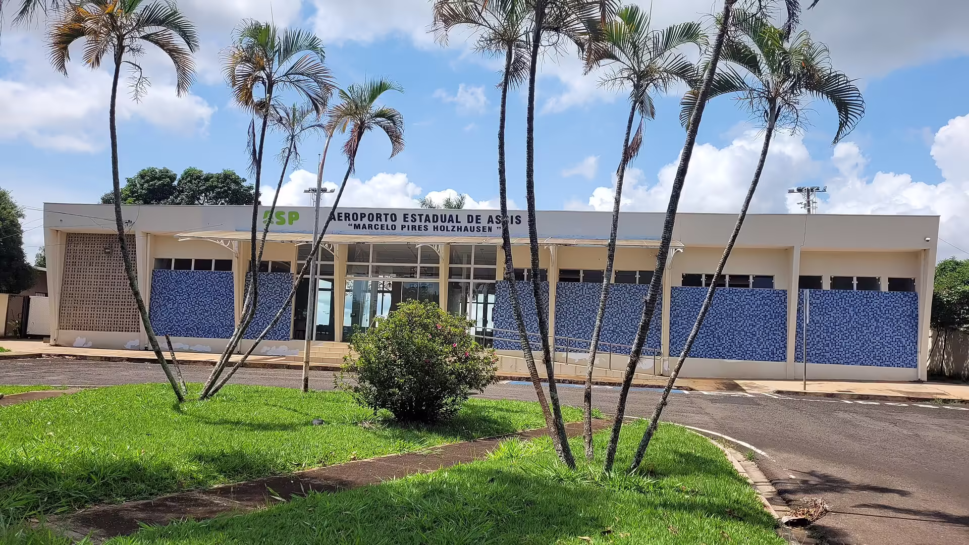 Marcelo Pires Halzhausen Airport (AIF)