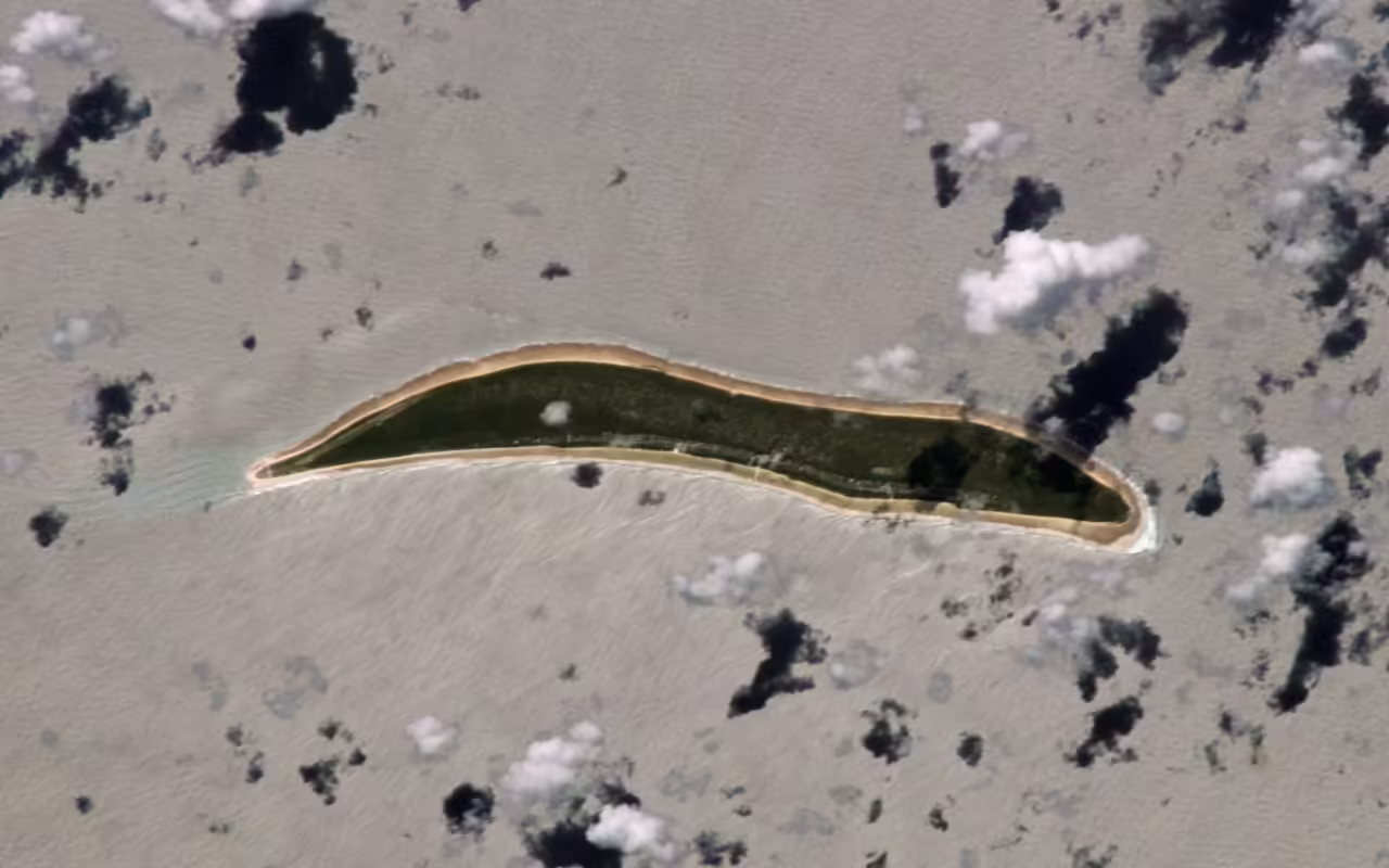 Arorae Island Airport (AIS)