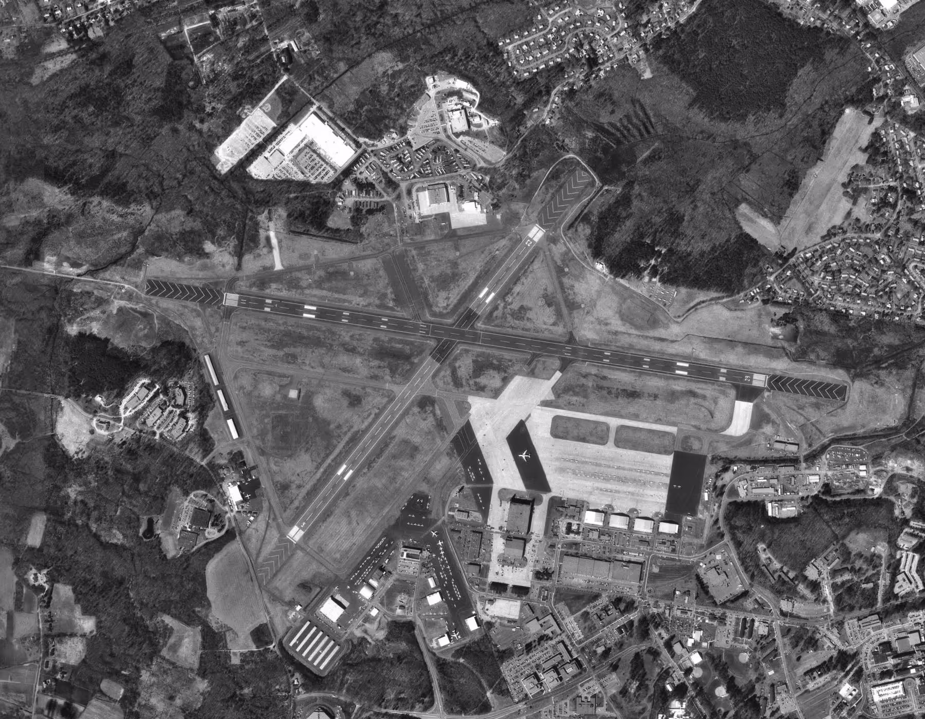 Laurence G Hanscom Field (BED)