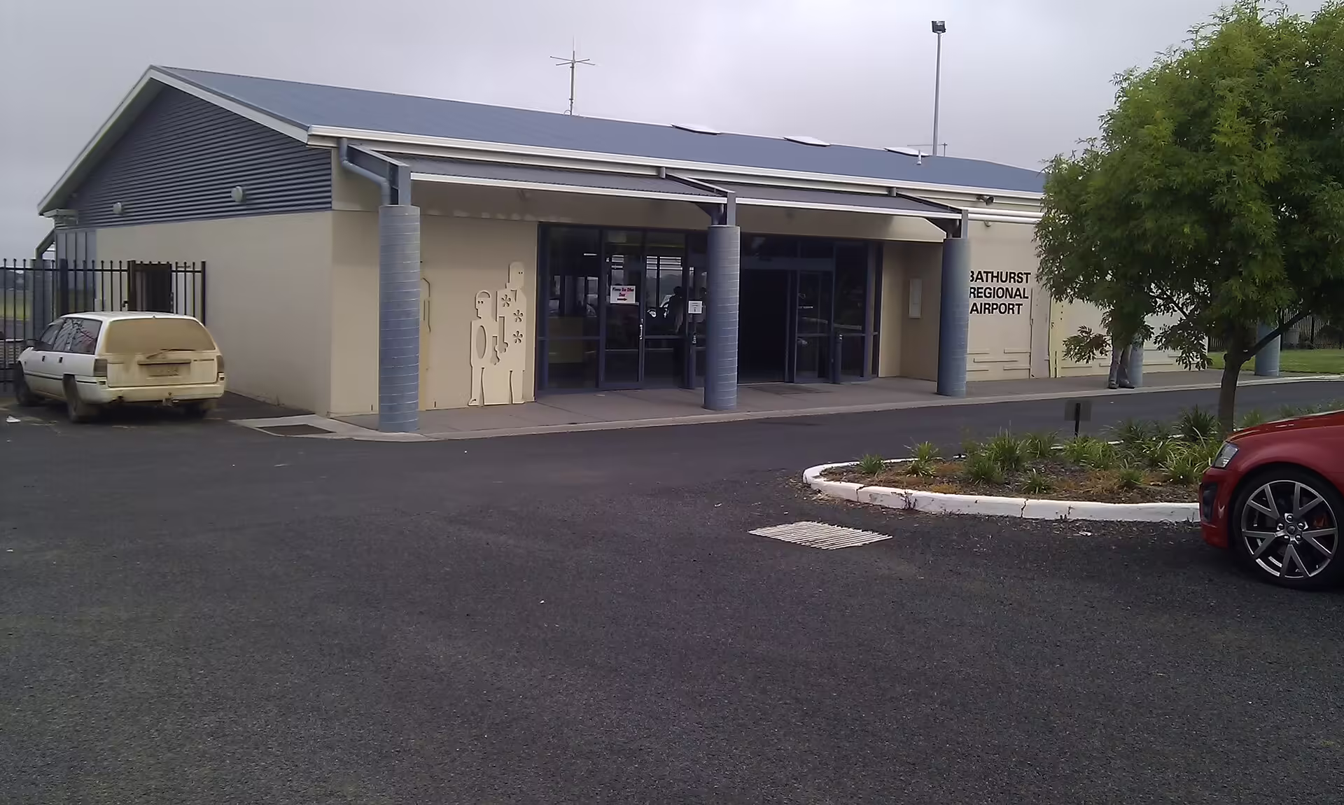 Bathurst Airport (BHS)