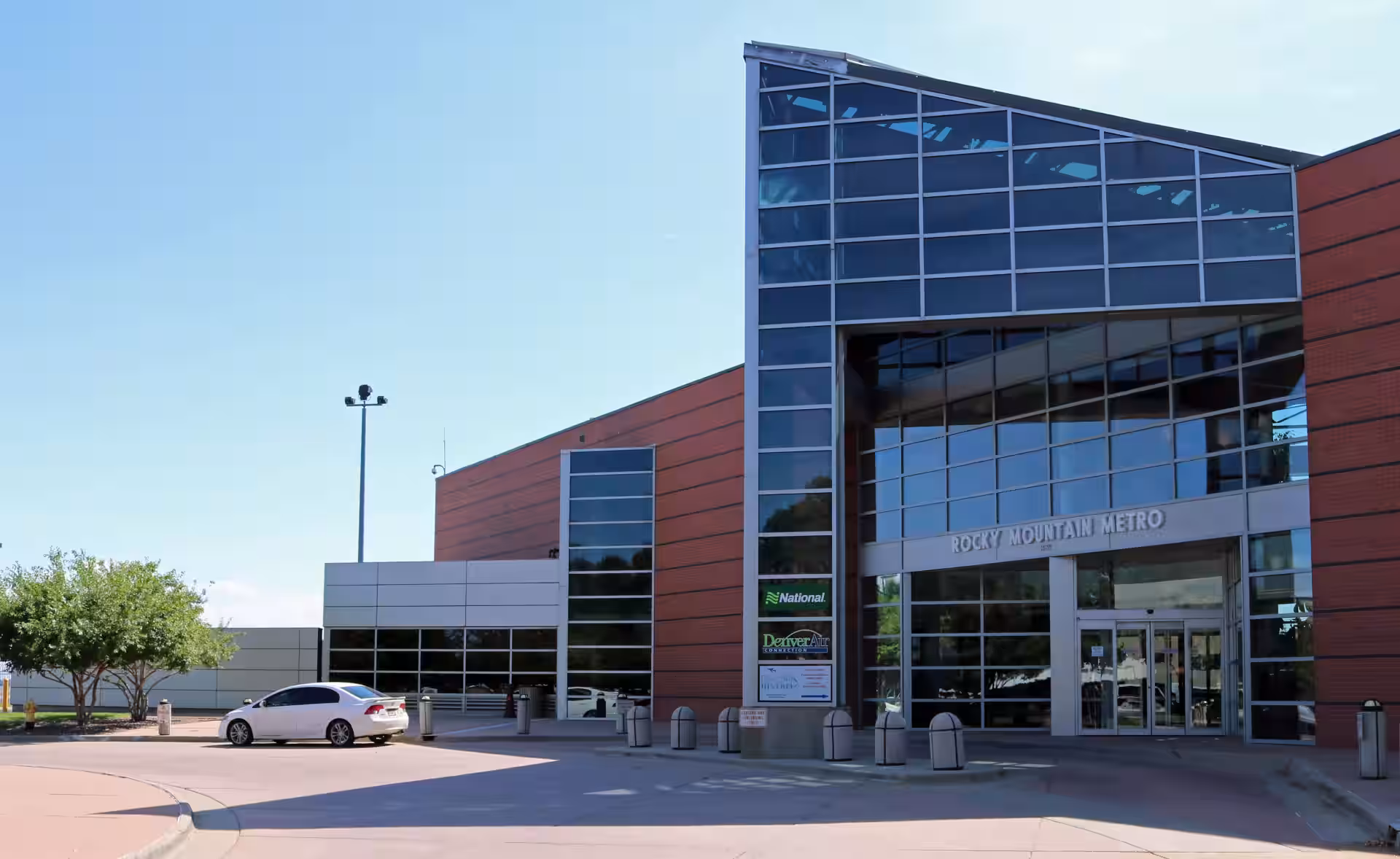 Rocky Mountain Metropolitan Airport (BJC)