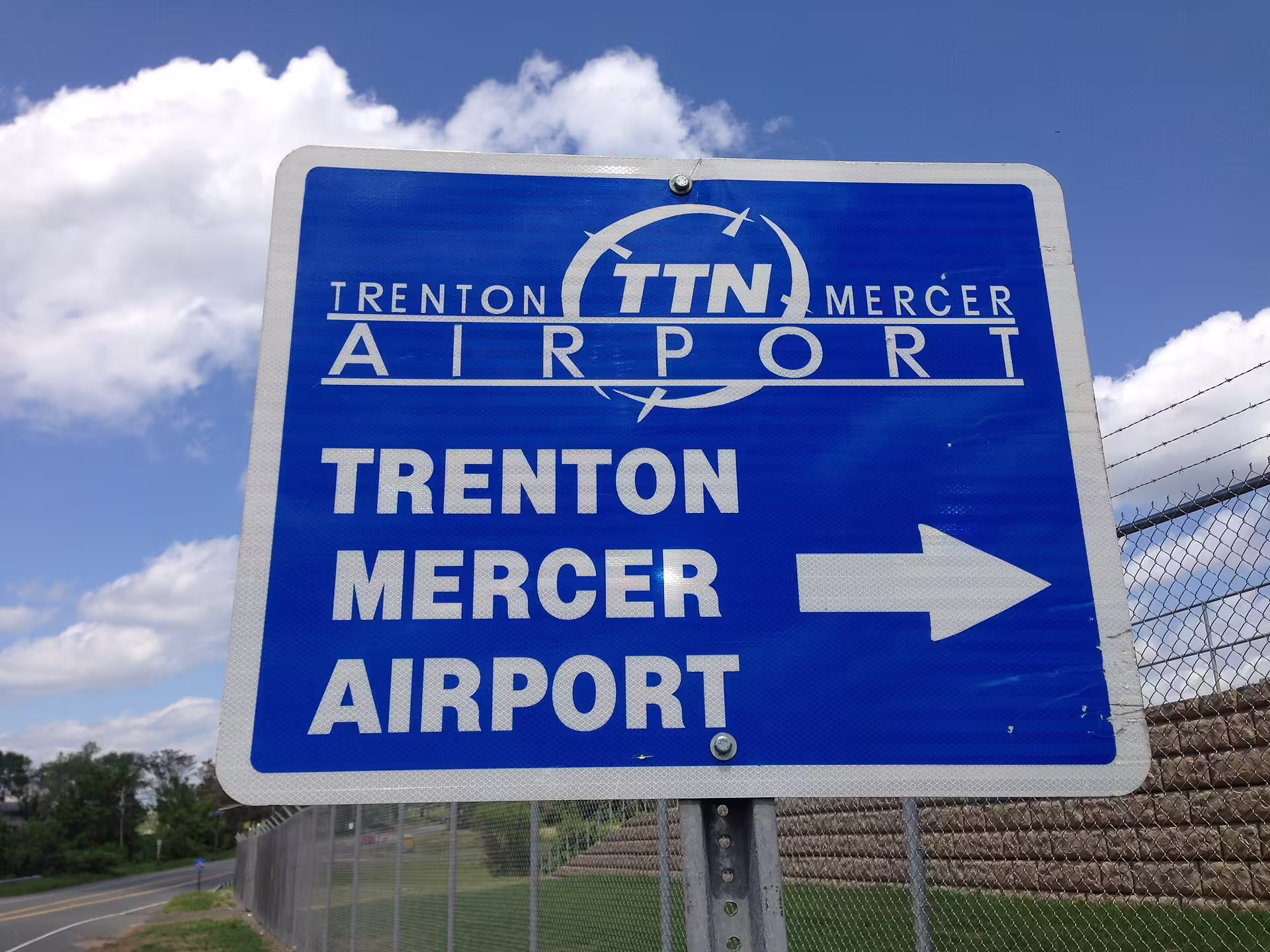Mercer County Airport (BLF)