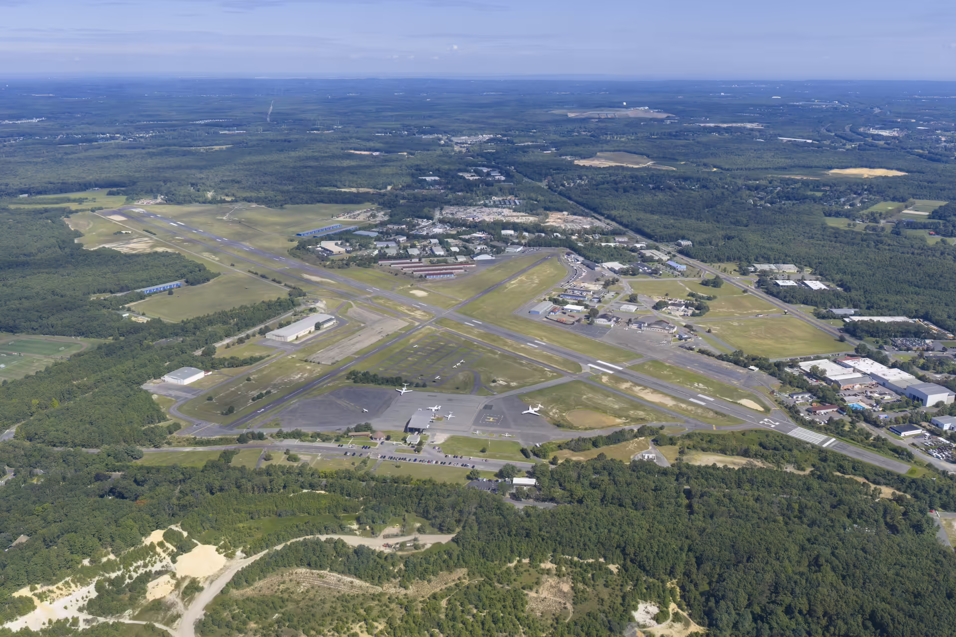 Monmouth Executive Airport (BLM)