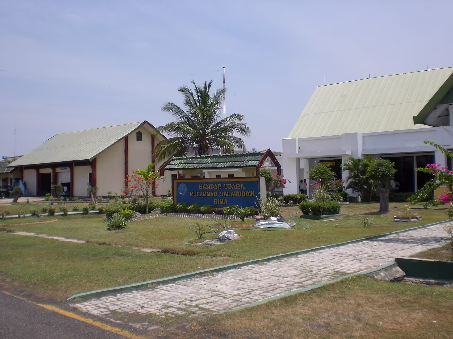 Sultan Muhammad Salahuddin Airport (BMU)