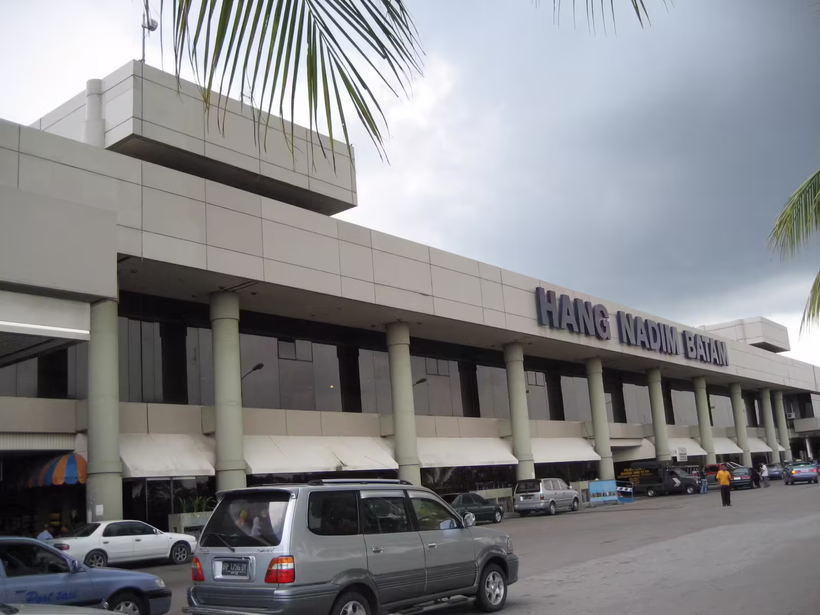 Hang Nadim International Airport (BTH)