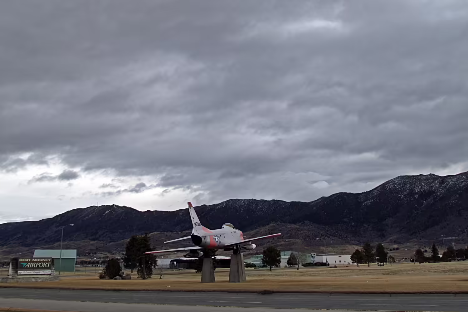 Bert Mooney Airport (BTM)
