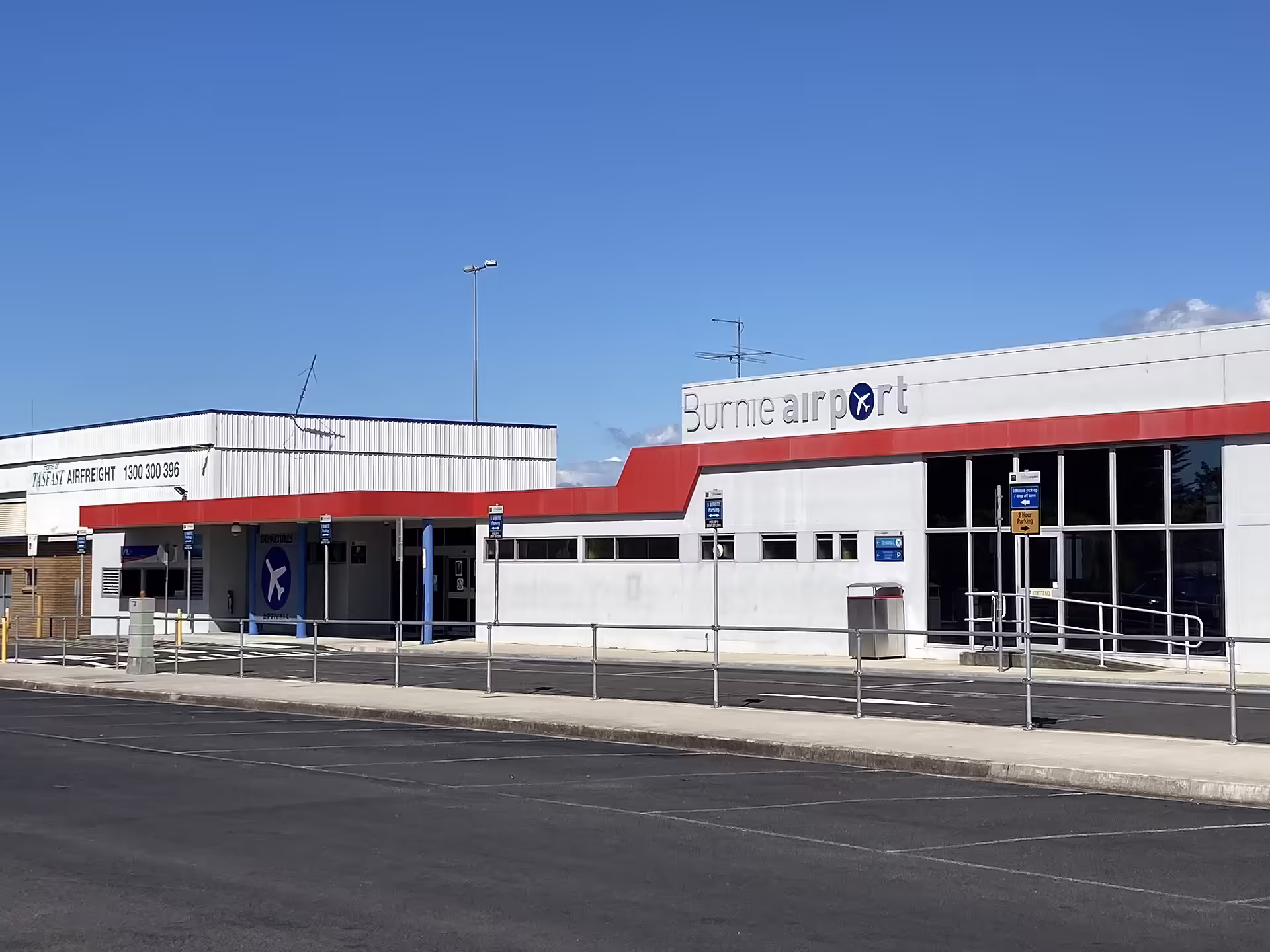 Wynyard Airport (BWT)