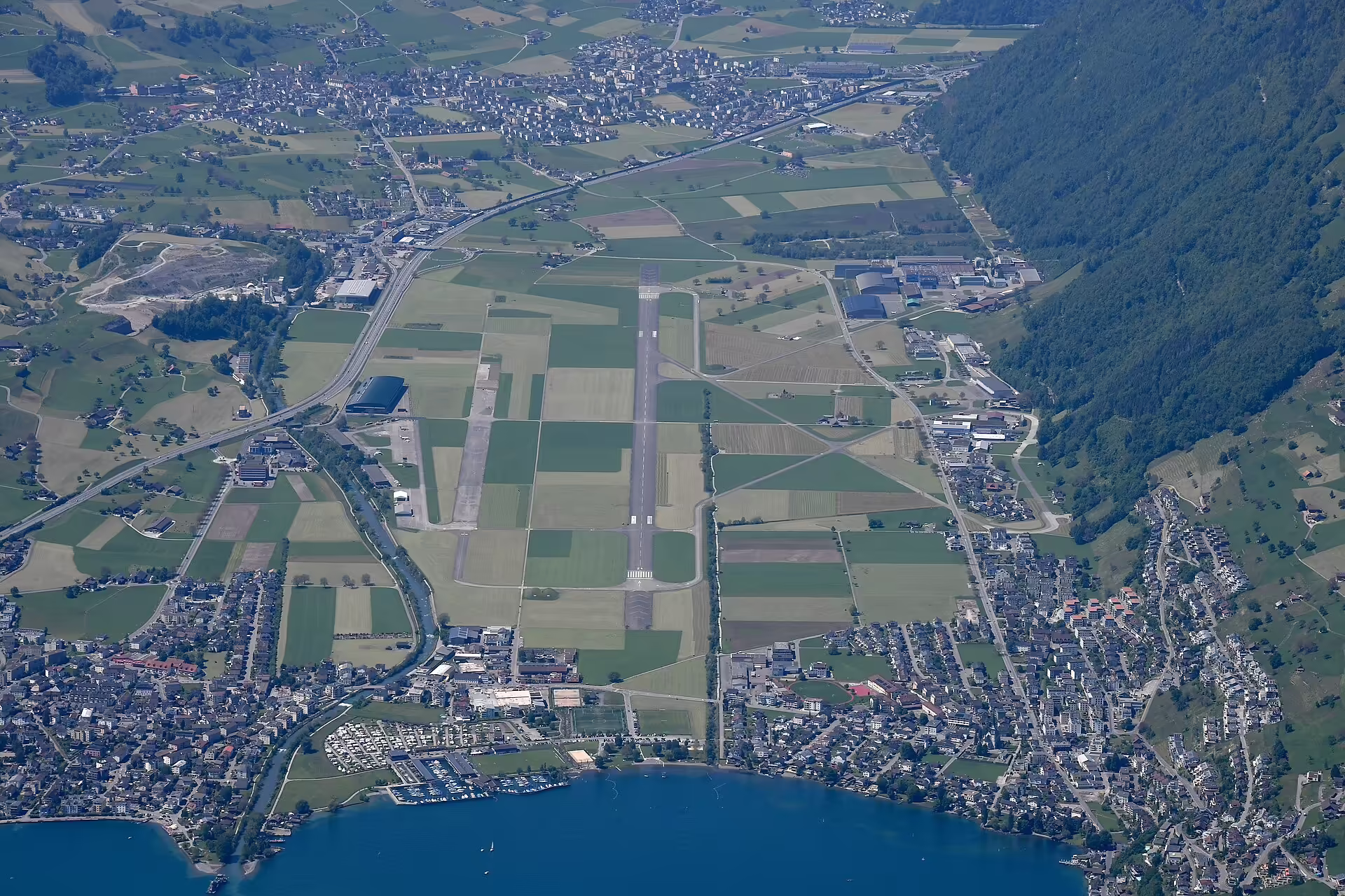 Buochs Airport (BXO)