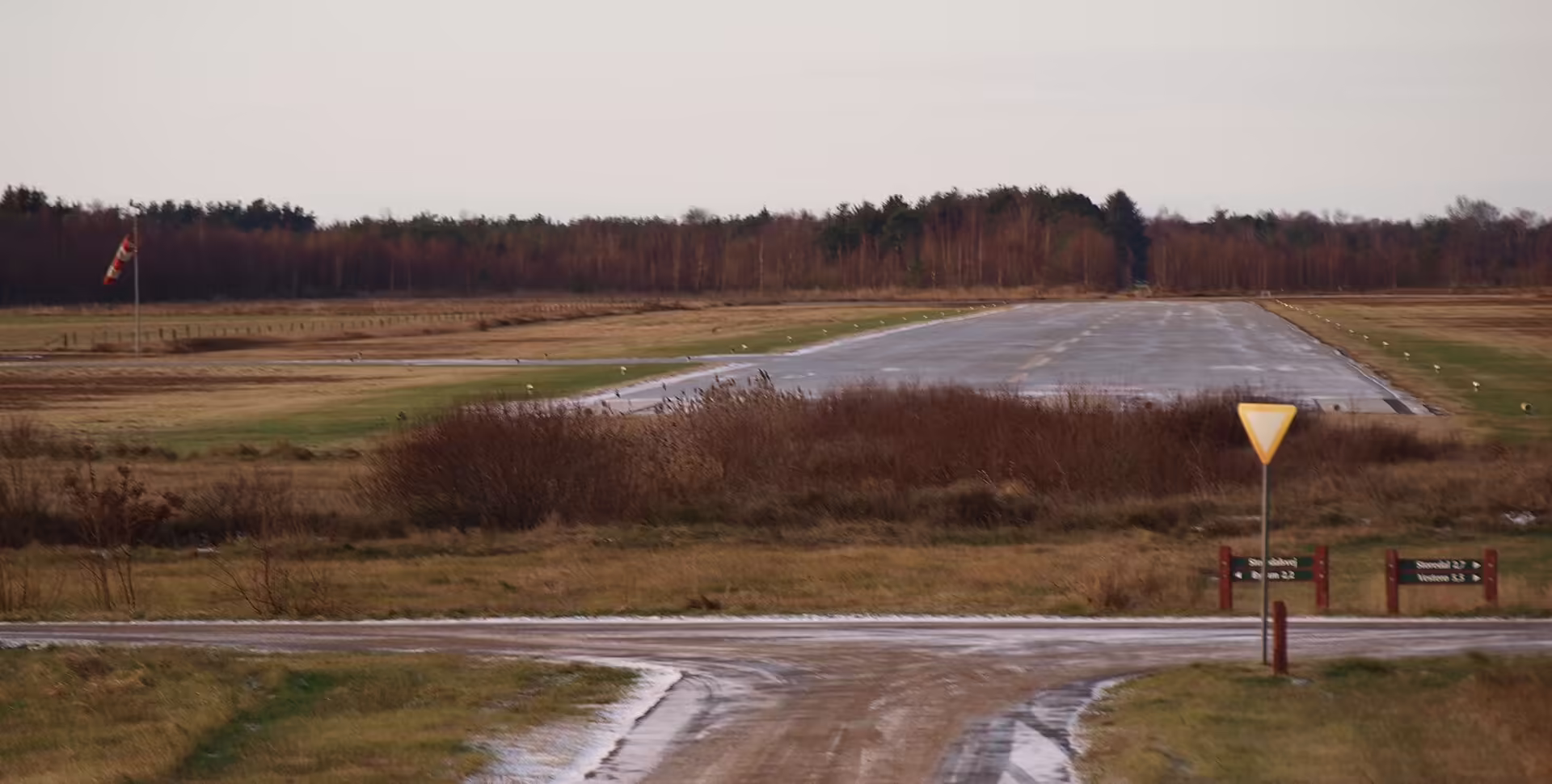 Læsø Airport (BYR)