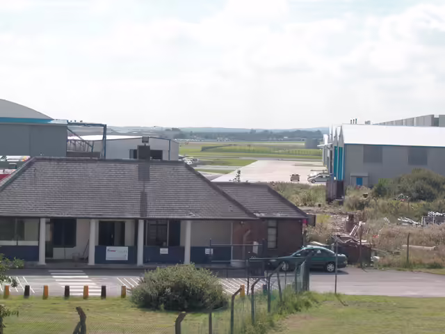Hawarden Airport (CEG)