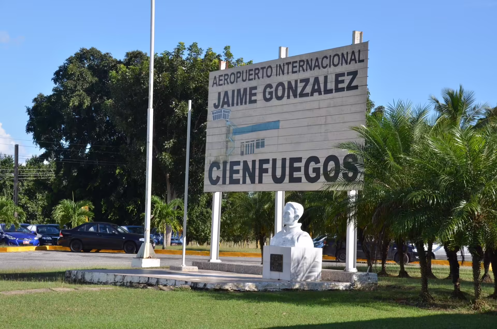 Jaime Gonzalez Airport (CFG)
