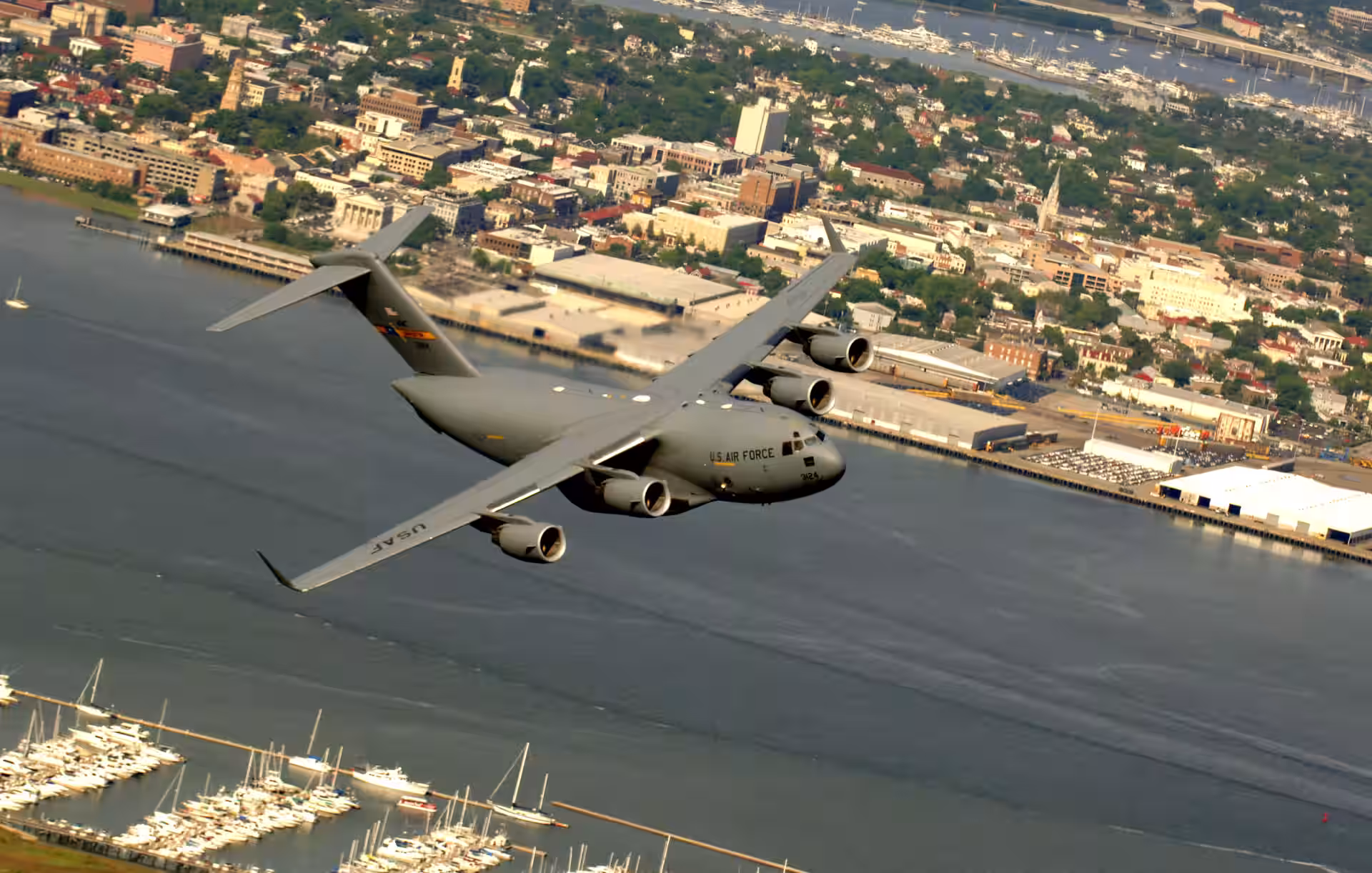 Charleston International Airport (CHS)