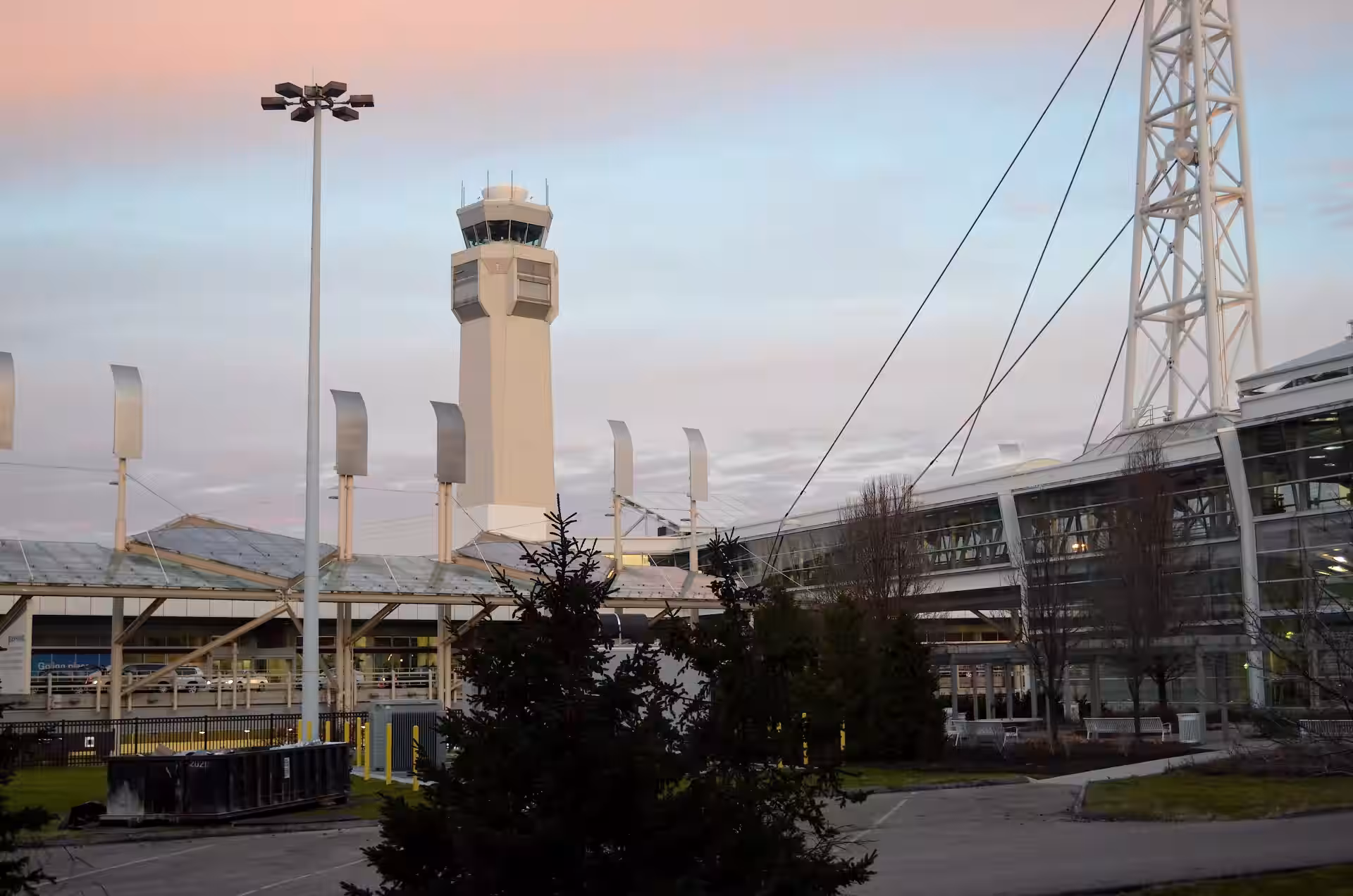 Cleveland Hopkins International Airport (CLE)