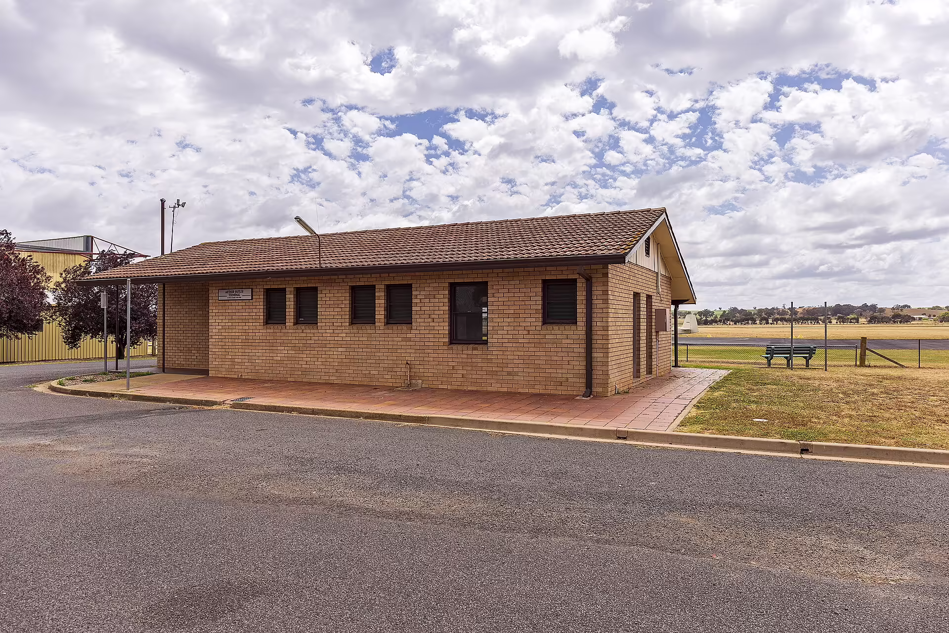 Cootamundra Airport (CMD)