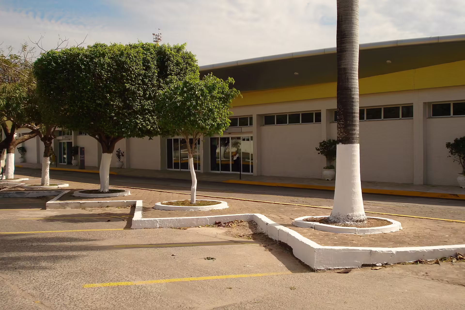 Corumbá International Airport (CMG)