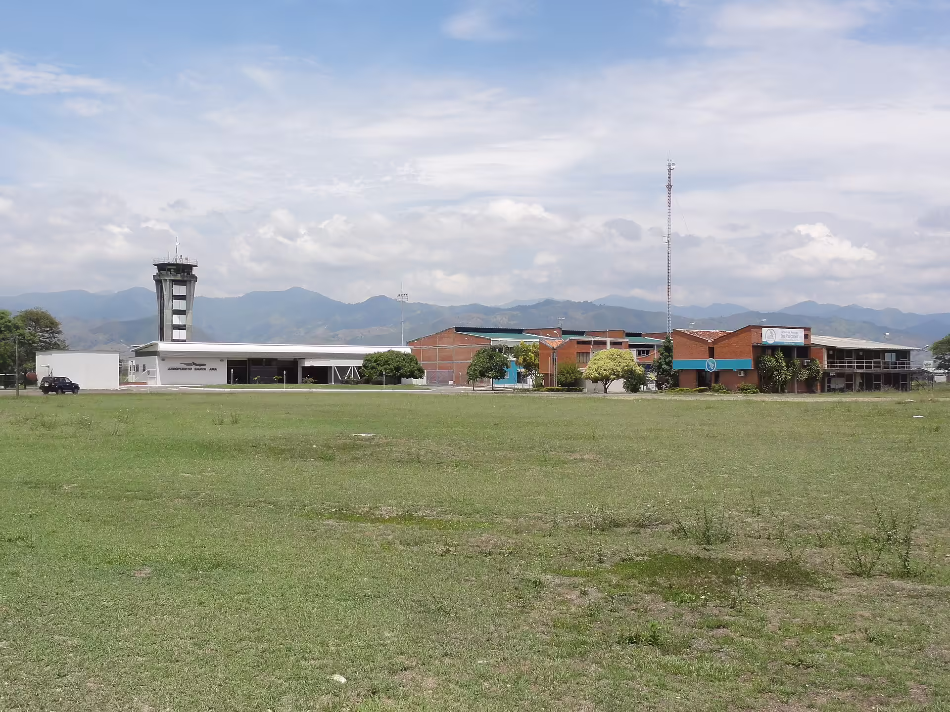Santa Ana Airport (CRC)