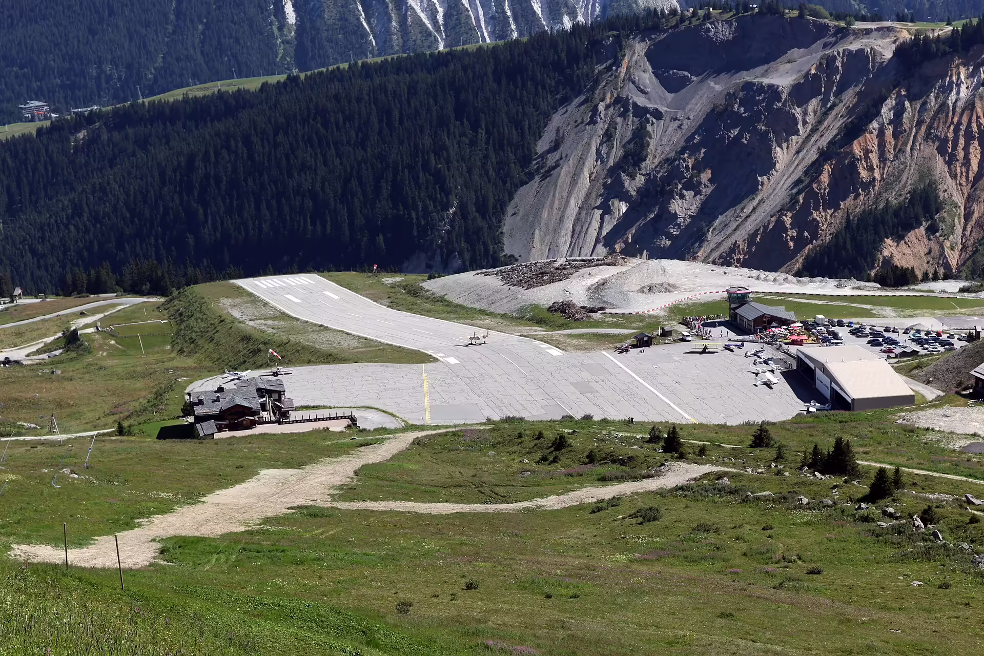 Courchevel Altiport (CVF)