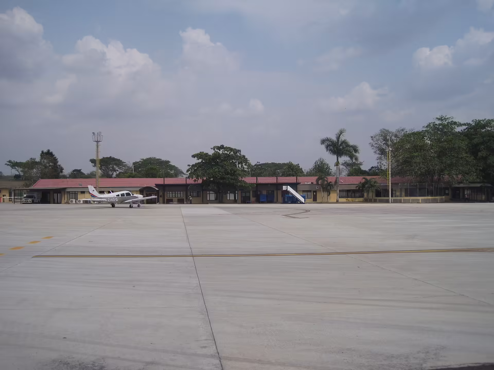 Las Brujas Airport (CZU)