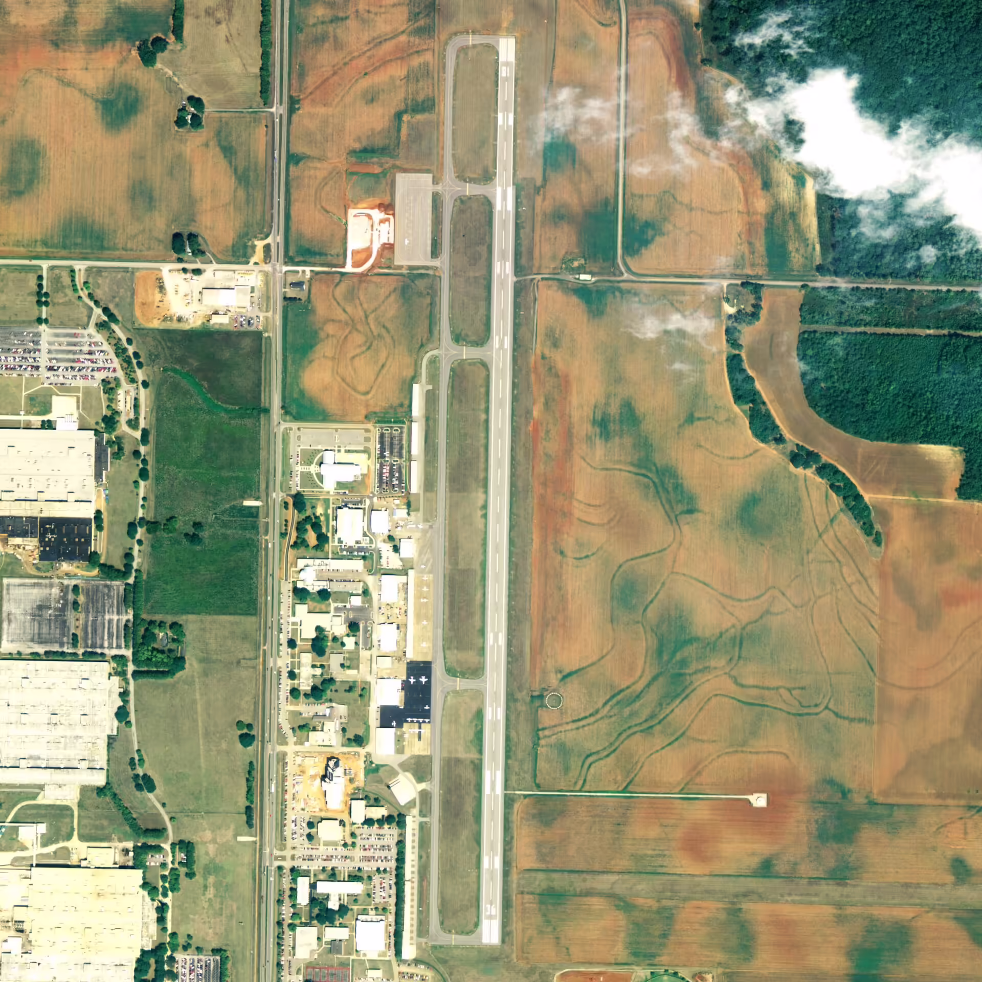 Pryor Field Regional Airport (DCU)