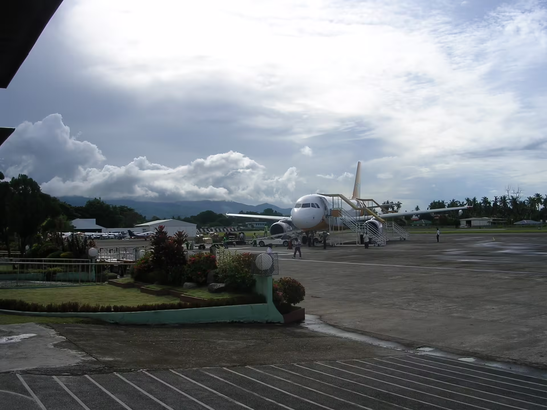 Sibulan Airport (DGT)