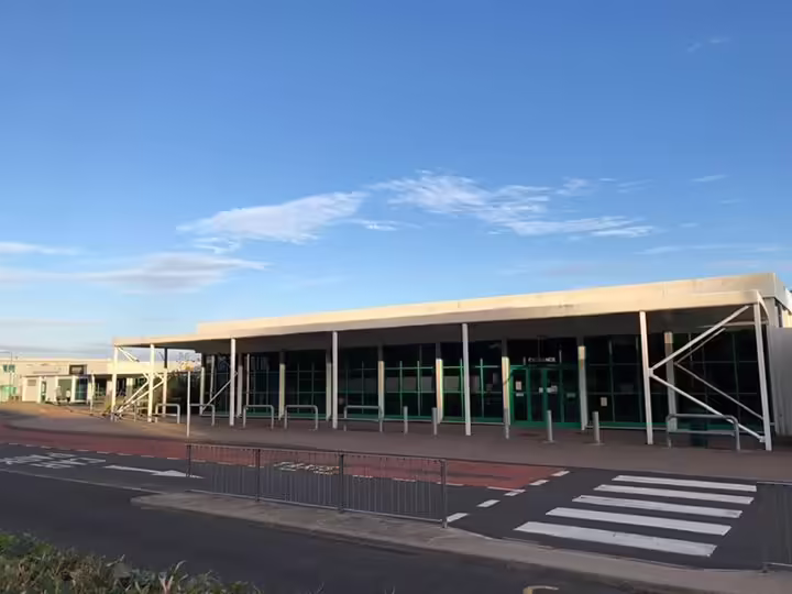 Dundee Airport (DND)