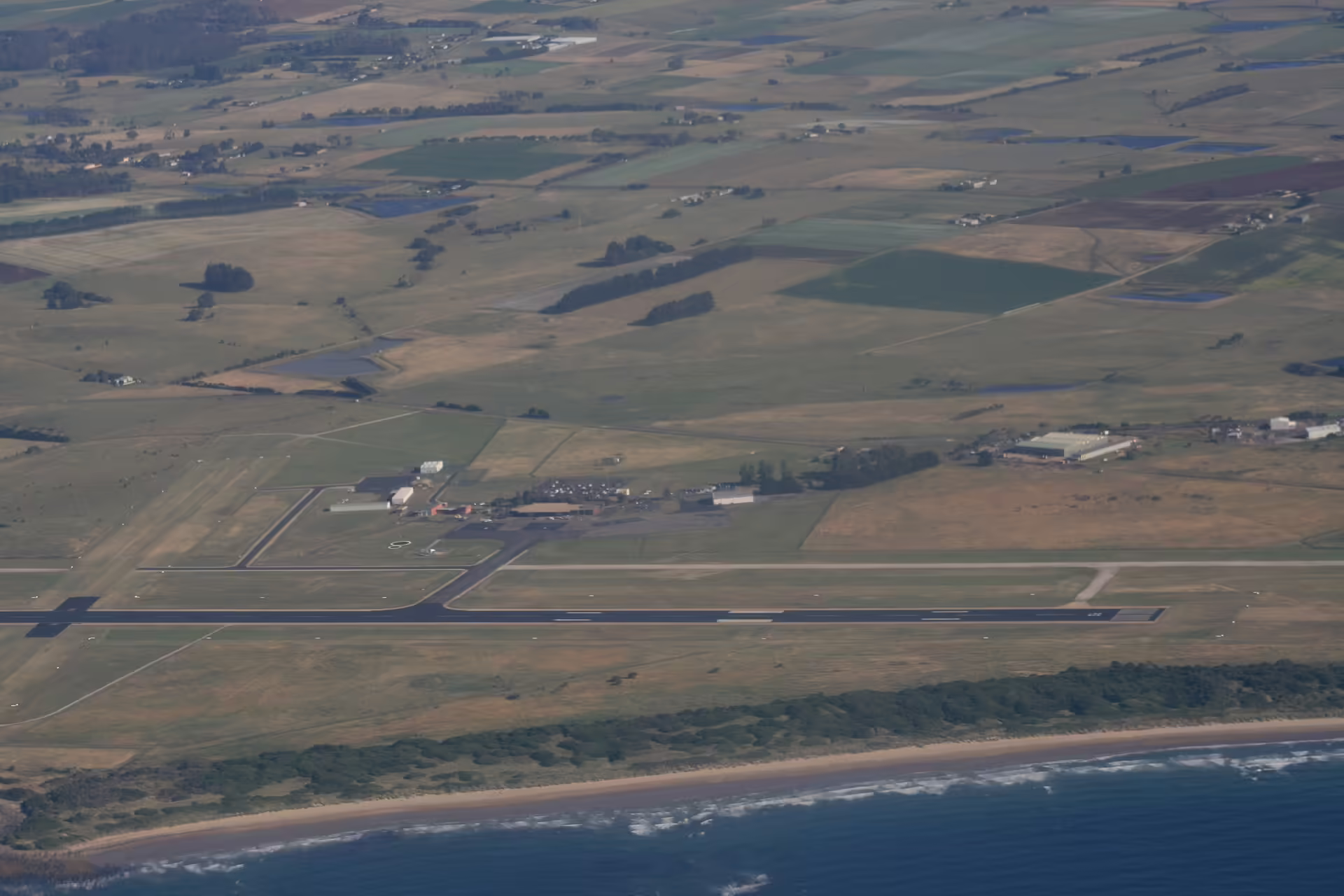Devonport Airport (DPO)