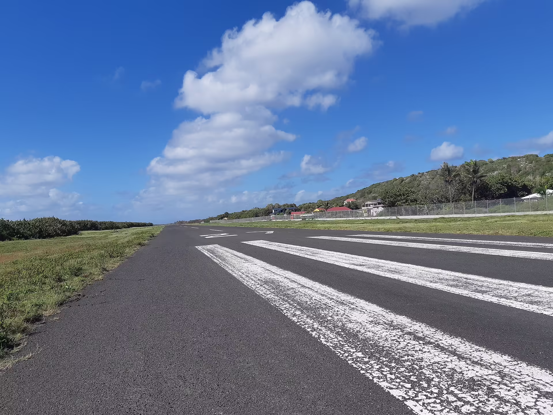 La Désirade Airport (DSD)