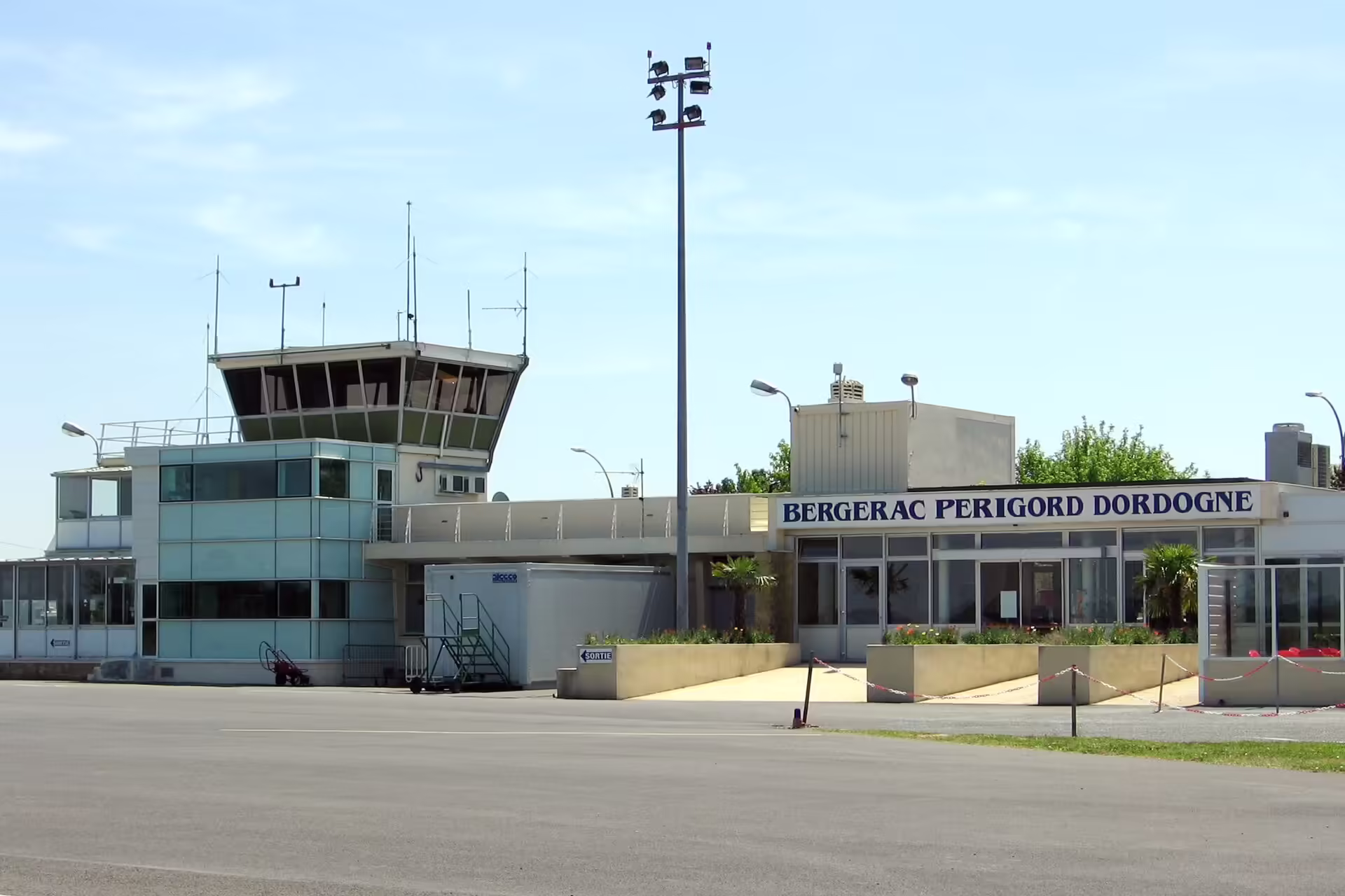Bergerac Dordogne-Périgord airport (EGC)