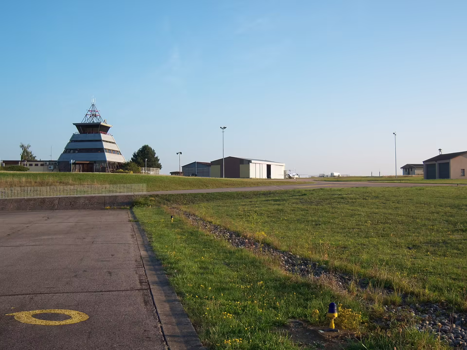 Épinal Mirecourt Airport (EPL)