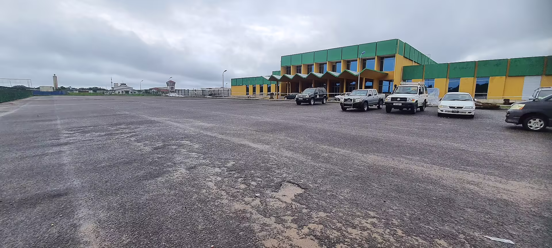Bangoka International Airport (FKI)